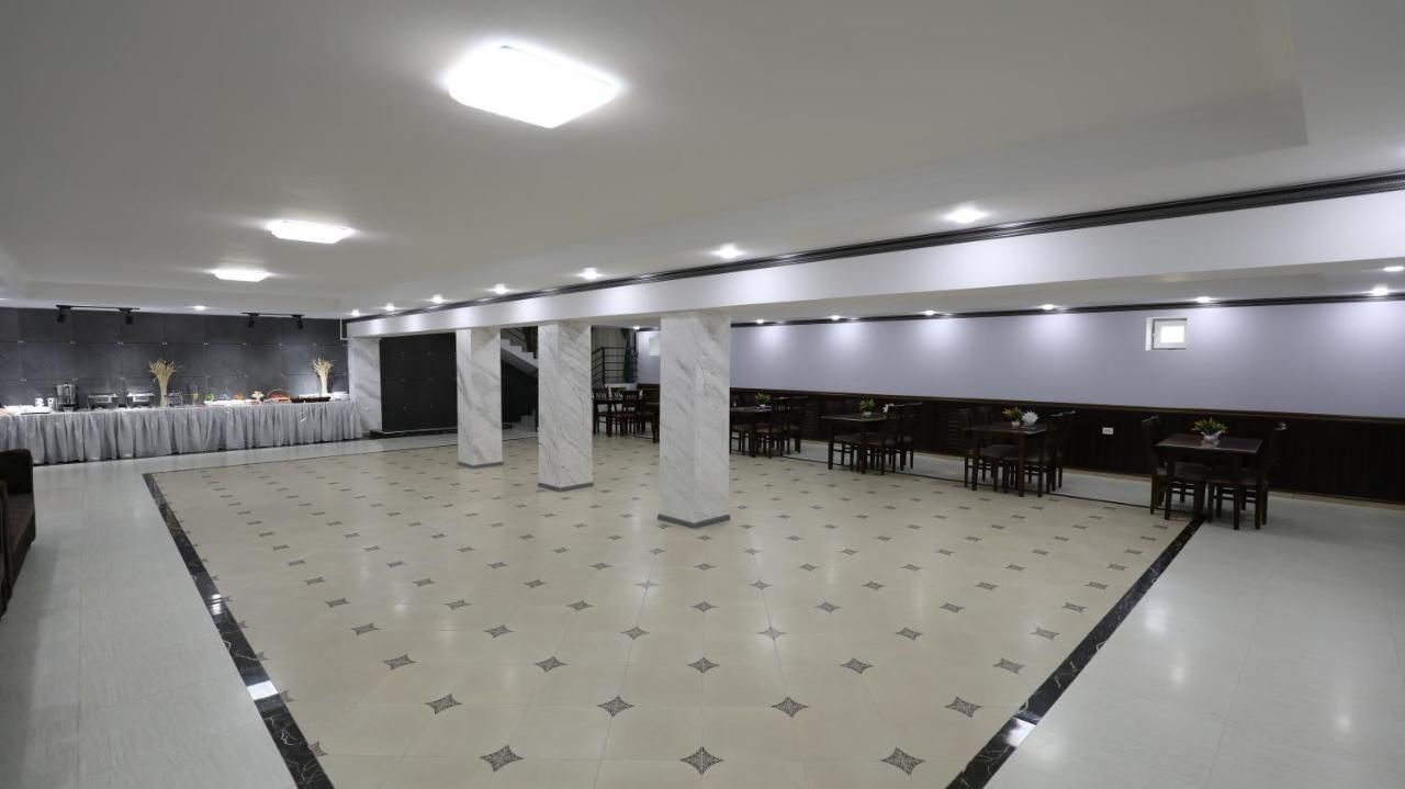 Sharq Hotel Urgencz Zewnętrze zdjęcie
